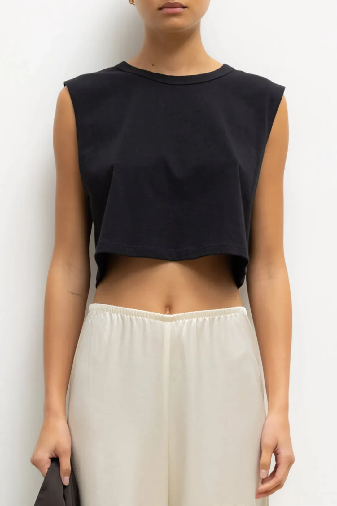 Crop Sleeveless Margo T-Shirt | Black